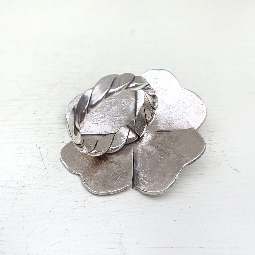 Large Flower Silver Ring - Picture 5 of 12